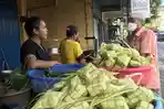 pedagang-ketupat-di-mataram-punia.jpg