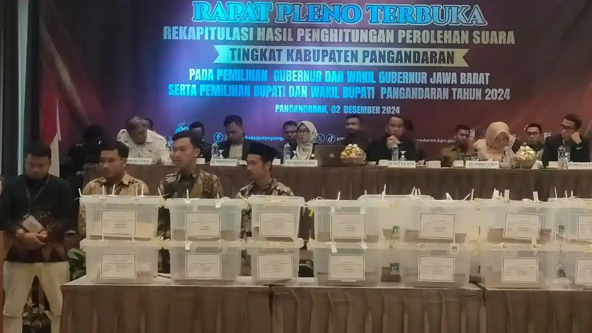 Mengintip Proses Rapat Pleno Rekapitulasi Perhitungan Suara di Pilkada Pangandaran 2024
