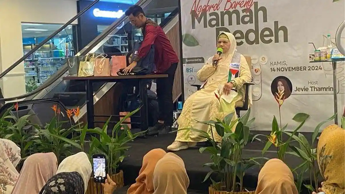 Ramainya Pengunjung d’botanical Mall Bandung, Ikuti Acara Ngobrol Bareng Mamah Dedeh