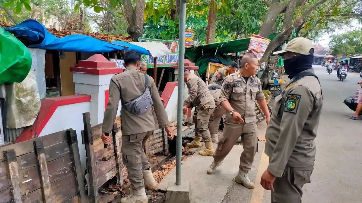 Pedagang Pasar Tangga Arung Kukar Minta Relokasi Ditunda Sampai Lebaran