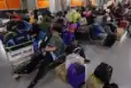 Pemudik Padati Stasiun Kereta Api Kertapati Palembang