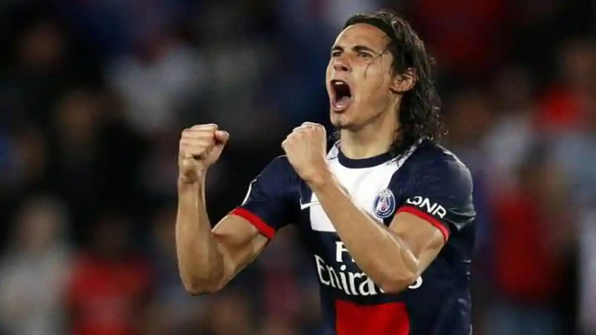 Liverpool dan Arsenal Saling Sikut Dapat Cavani