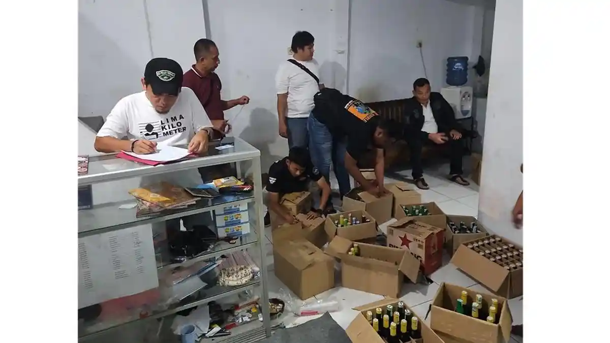 Polisi Razia Miras Jelang Bulan Puasa, 378 Botol Minuman Beralkohol Tinggi Diamankan