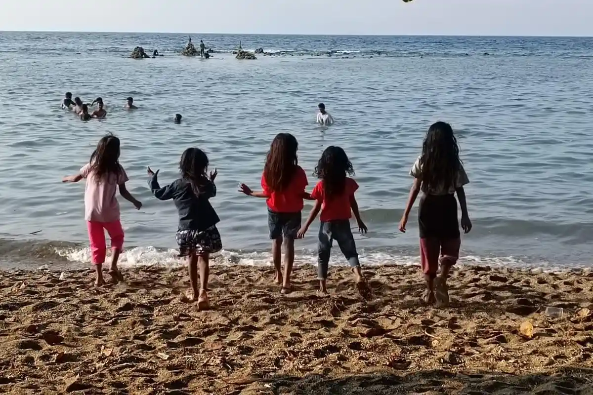 Keindahan Pantai Krokowolon Maumere, Tempat Wisata Paling Ramai di Sikka Flores