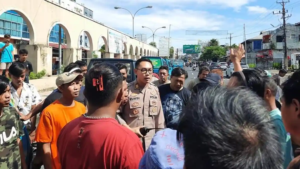 Bus BTS Diadang oleh Sopir Angkot di Manado, Terjadi di Malalayang dan ...