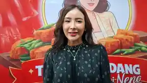 Ucie-Sucita-dalam-opening-Tahu-Sumedang-Si-Neng.jpg