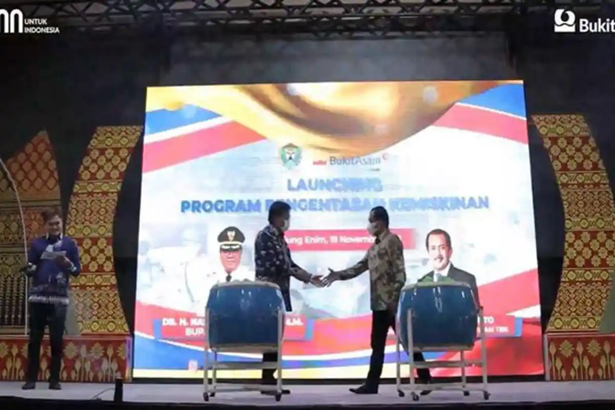 Dirut PTBA Menangis Melihat Angka Kemiskinan di Lawang Kidul, Ini Solusi Bagi Masyarakat