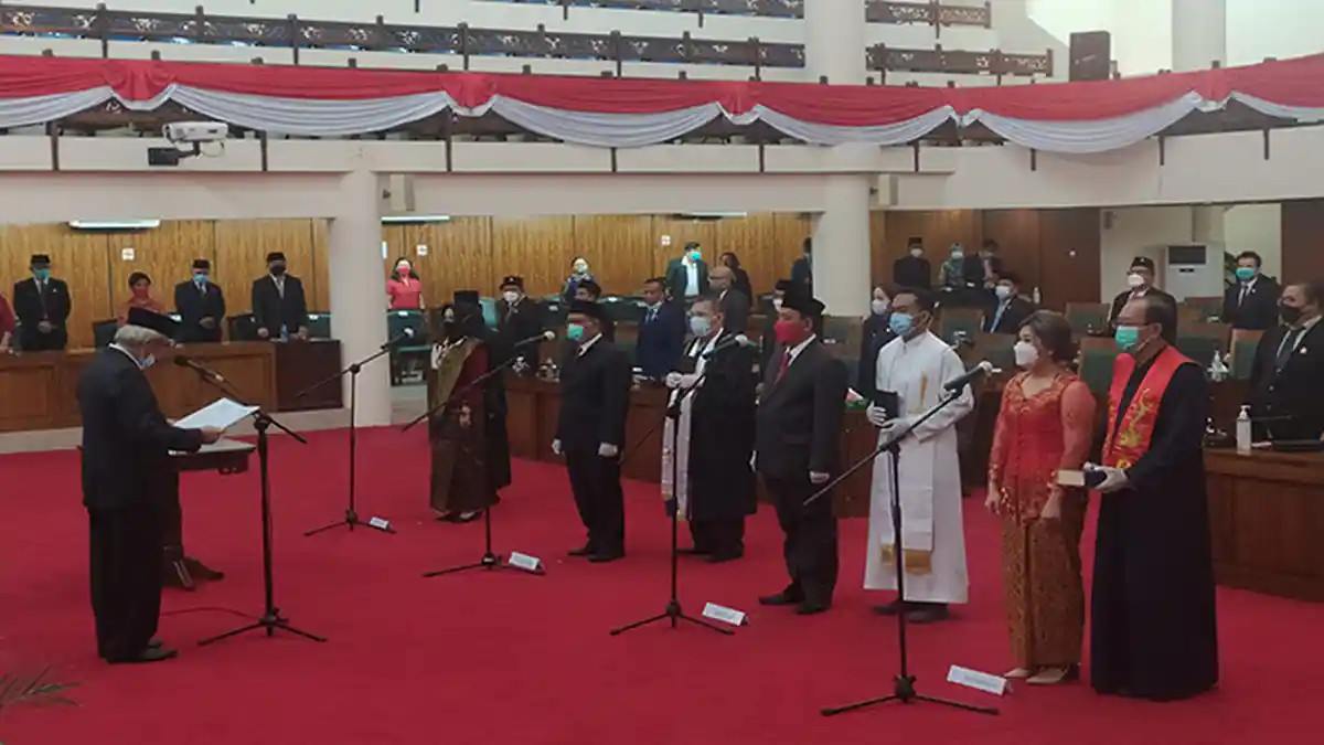 Sah! Empat Anggota DPRD Provinsi Kalbar Hasil PAW Dilantik