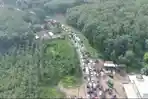 macet-parah-23-km-trans-sumatera-742024.jpg