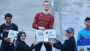 Pembalap-asal-Latvia-Eropa-Martins-Emils-berhasil-menjuara-Kejuaraan-Internasional-Banyuwangi-BMX.jpg
