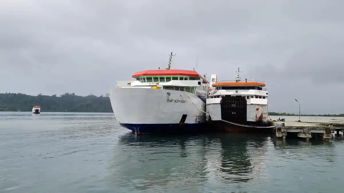 Gelombang Capai Empat Meter, Kapal Penyeberangan Tidak Beroperasi di Simeulue