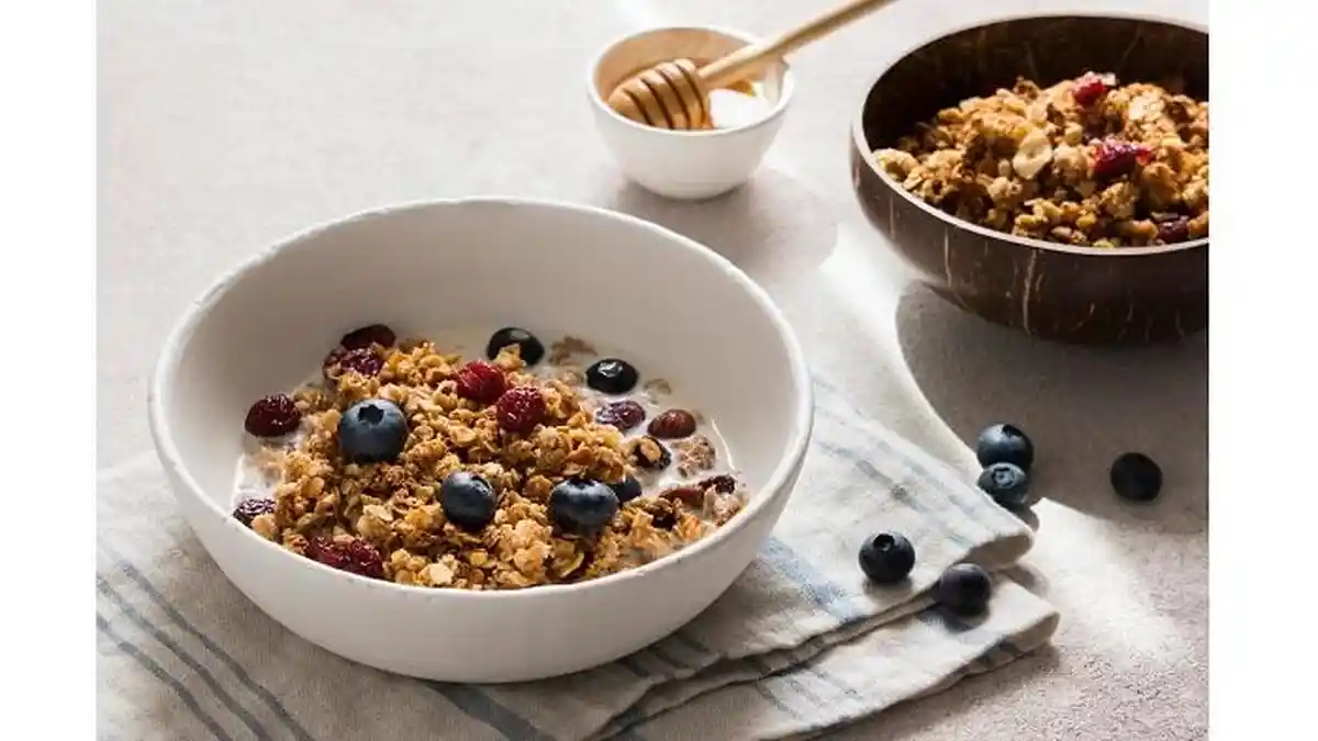 Cara Makan Granola dan Manfaatnya untuk Diet