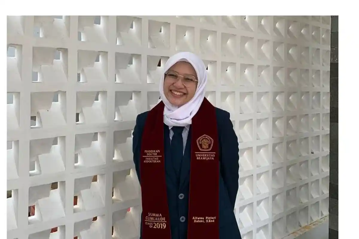Inilah Sosok Alfatea Peraih IPK 3,96 Wisuda Fakultas Kedokteran Universitas Brawijaya