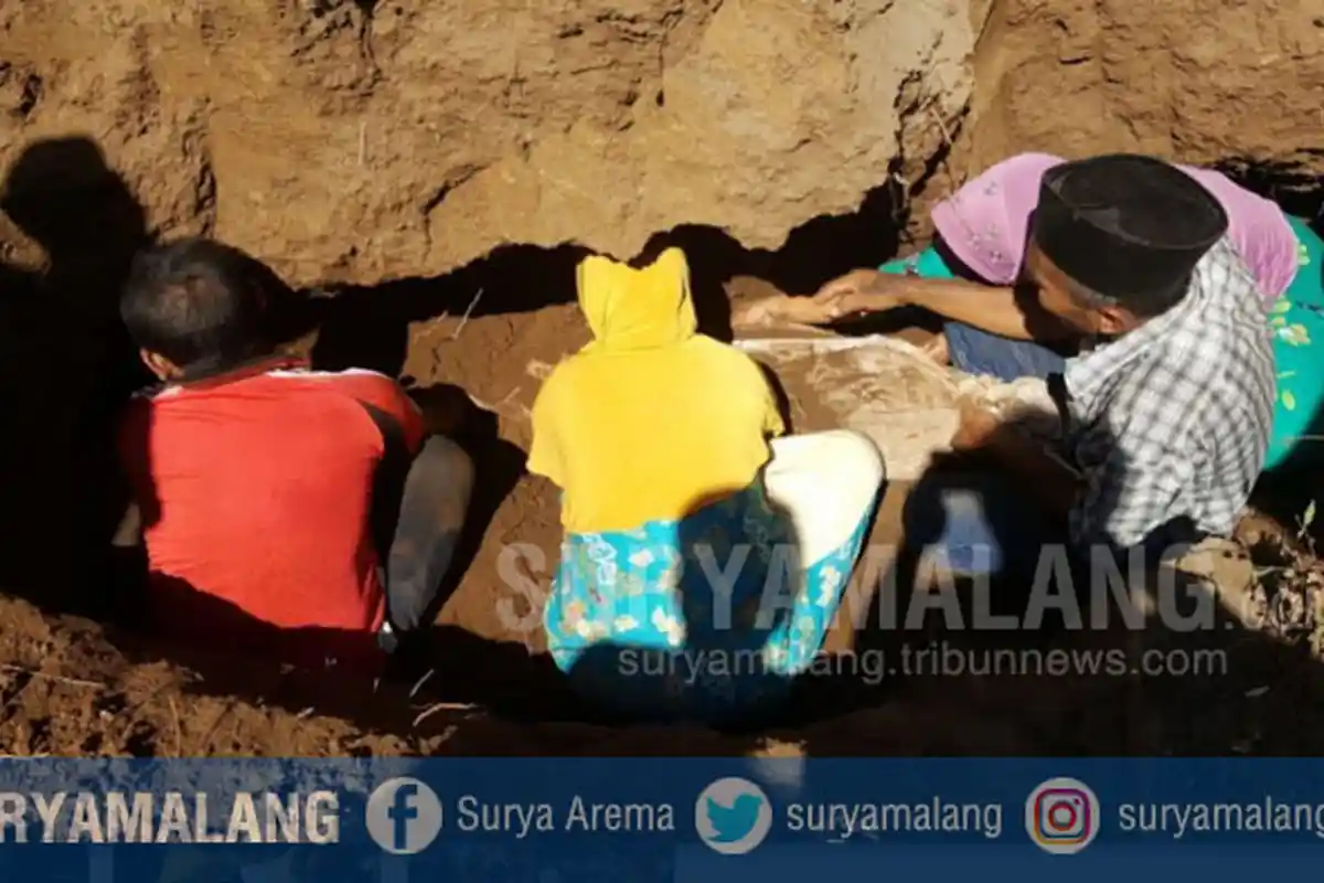 Ajaib, Sembilan Jenazah di Probolinggo Masih Utuh Meski Dikubur Puluhan Tahun, Lihat Kondisinya