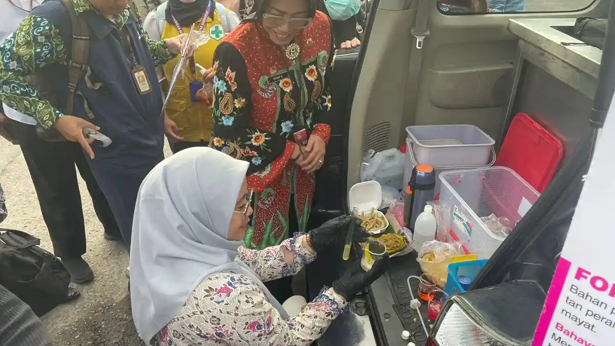BPOM Inspeksi Penjual Takjil di Pinggir Jalan Sidoarjo
