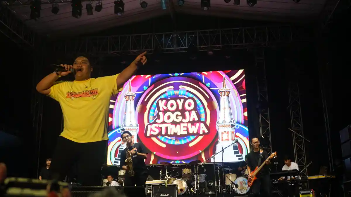Lirik dan Terjemahan Lagu Koyo Jogja Istimewa - Ndarboy Genk