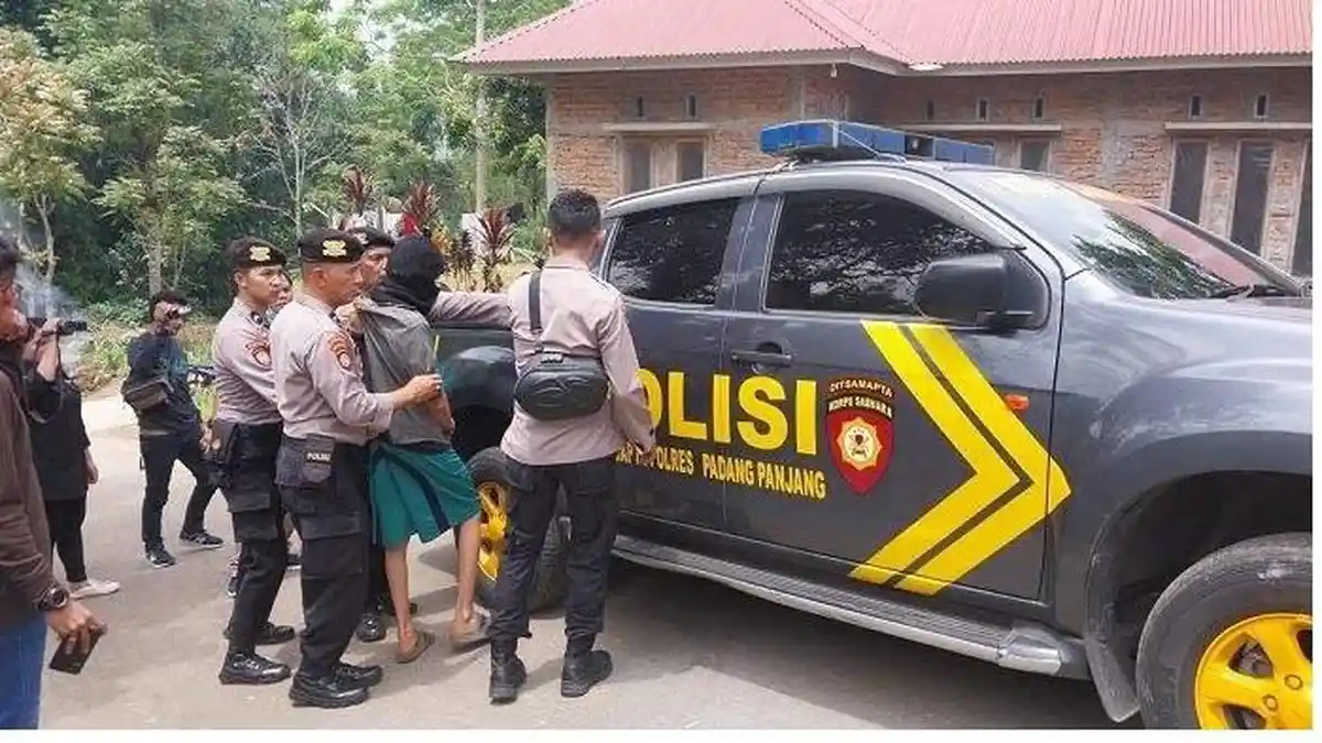 Panik Tahu Pacar Hamil, Siswa SMA Padang Bunuh Pacar, Sadis Mayatnya Dikubur di Dapur