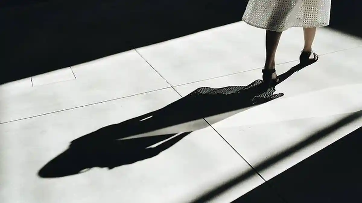 Mengetahui Gaji Suami Tak Sesuai Ekspektasi, Wanita Ini Langsung Kabur di Malam Pernikahannya