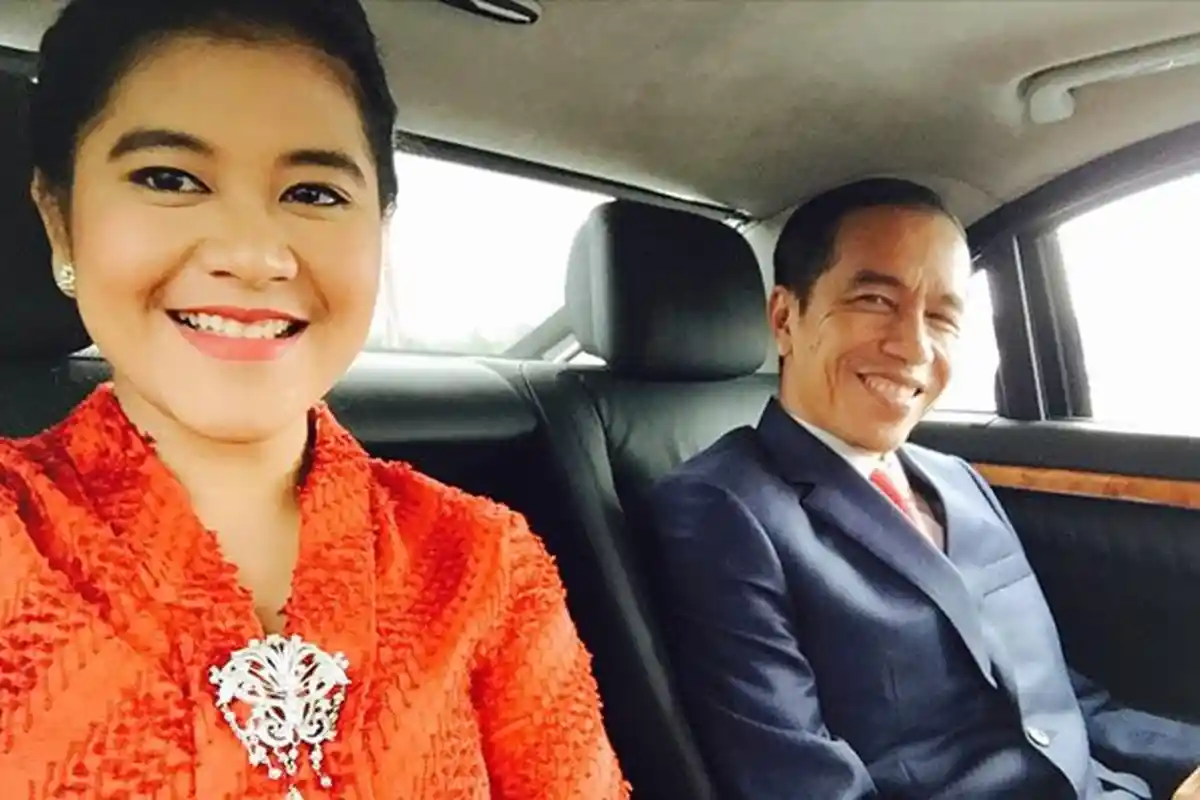 Pakai Topi Ini Saat Check Lokasi Pernikahan Puterinya,Presiden Jokowi Jadi Sorotan Netizen !