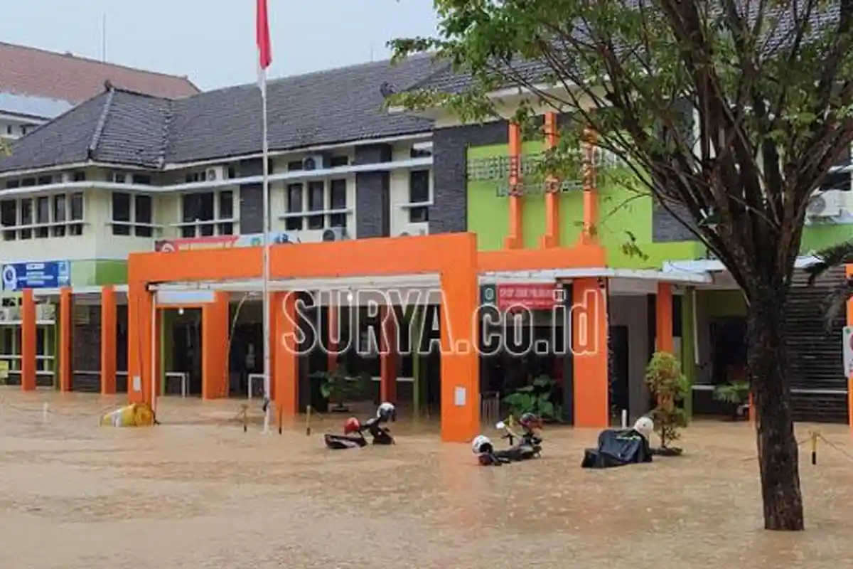 RSUD Dr Soedomo Trenggalek Kebanjiran, Pasien di Lantai 1 Dipindahkan ke Lantai Atas