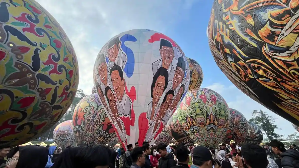 Gambar Jokowi dan Megawati Tersenyum di Balon Udara Raksasa Wonosobo