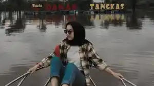 danau-tangkas-di-desa-tanung-lanjut-sekernan.jpg