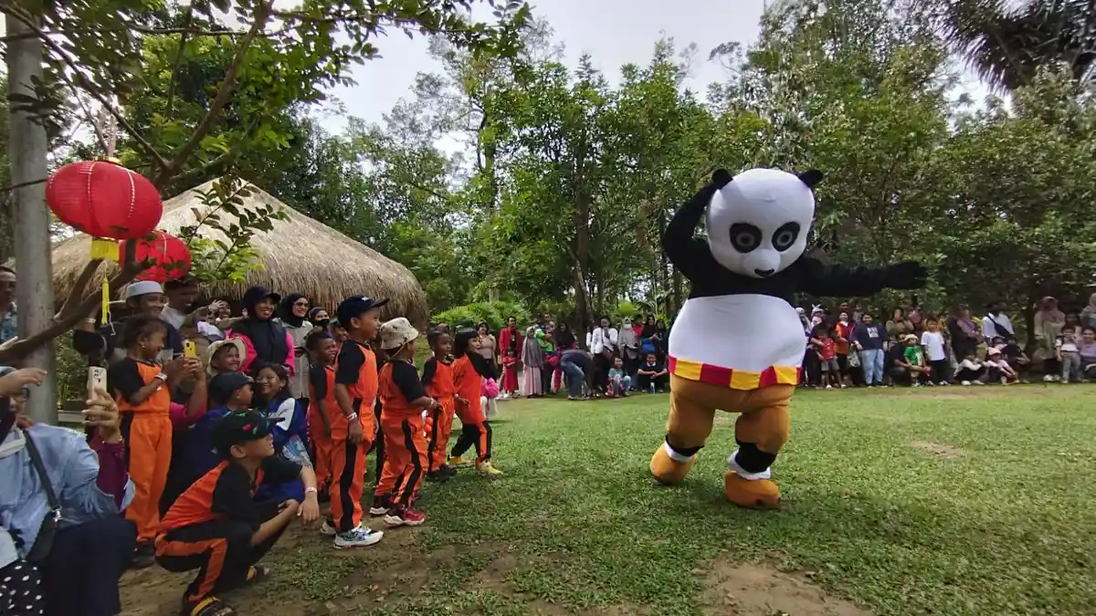 Kungfu Panda Barongsai Meriahkan Cap Go Meh Imlek Rumah Ulin Arya Samarinda