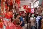 penjualan-asesoris-imlek-tahun-ini-menurun_20210127_232941.jpg