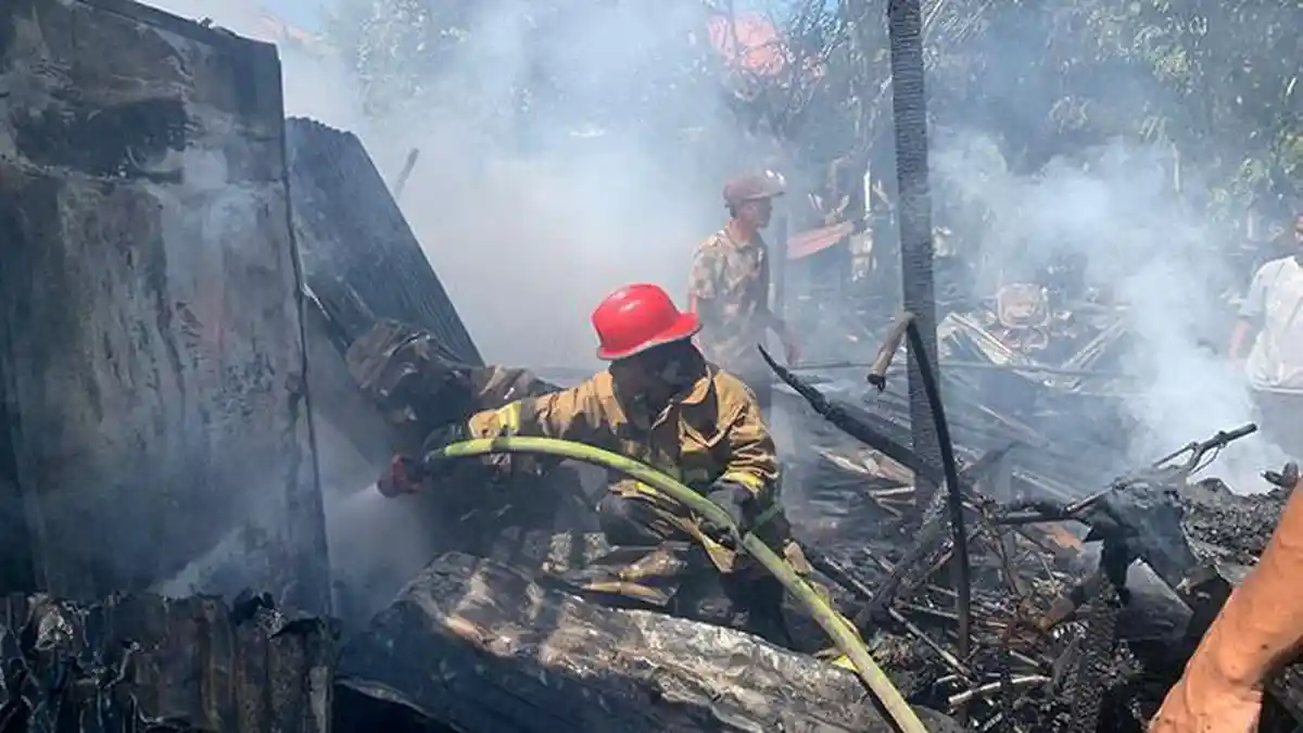 Rumah dan Ruko Kayu di Aceh Besar dan Aceh Timur Ludes Terbakar 