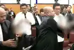 momen-Ferdy-Sambo-melihat-senpi-dan-mengakui-menembak-punggung-Brigadir-J.jpg