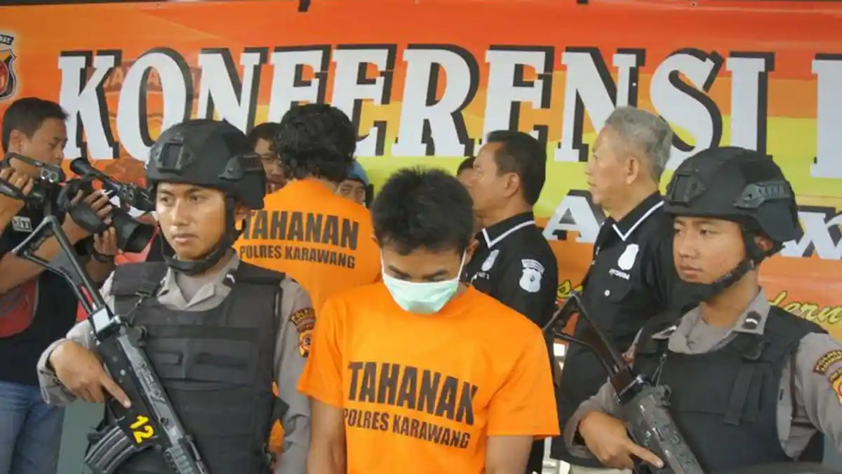 Menabrak Rumah Warga Gara-gara Tak Mahir Mengemudi, Pencuri Mobil Ditangkap Polisi