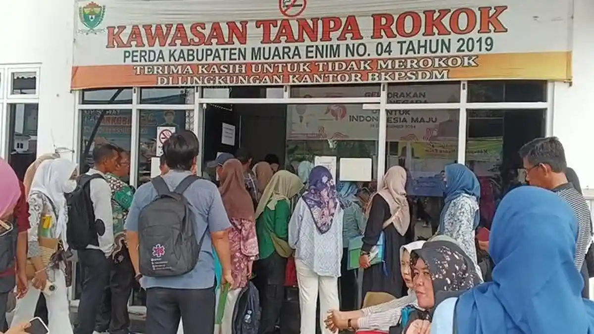 Ratusan PPPK Muara Enim Padati Kantor BKPSDM untuk Pemberkasan