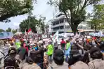 demo-petani-di-BPN-Sumut-sebut-ada-mafia.jpg