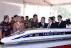 Jokowi Percepat Pembangunan Kereta Cepat