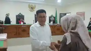 Kelakuan-Annar-Salahuddin-Bos-Pabrik-Uang-Palsu-di-UIN-Makassar-Tempeleng-Anak-Buah-Gara-gara-Ini.jpg