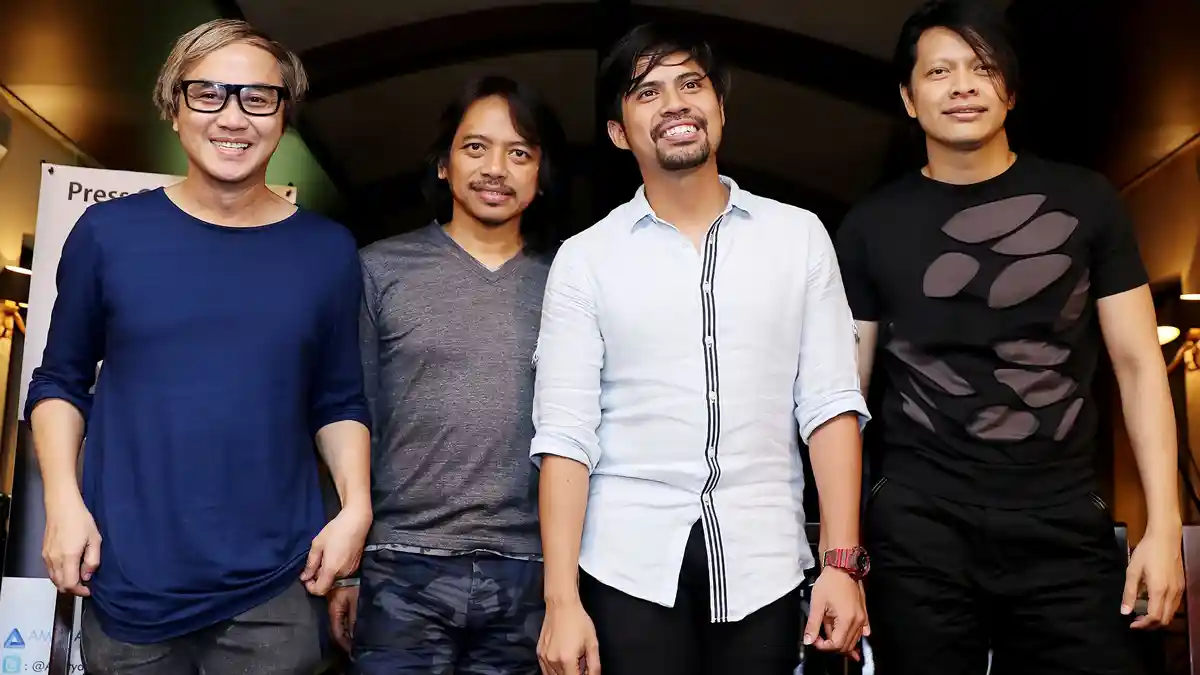 Chord Gitar dan Lirik Lagu Selamat Hari Lebaran - Gigi, Lengkap Beserta Video Klipnya