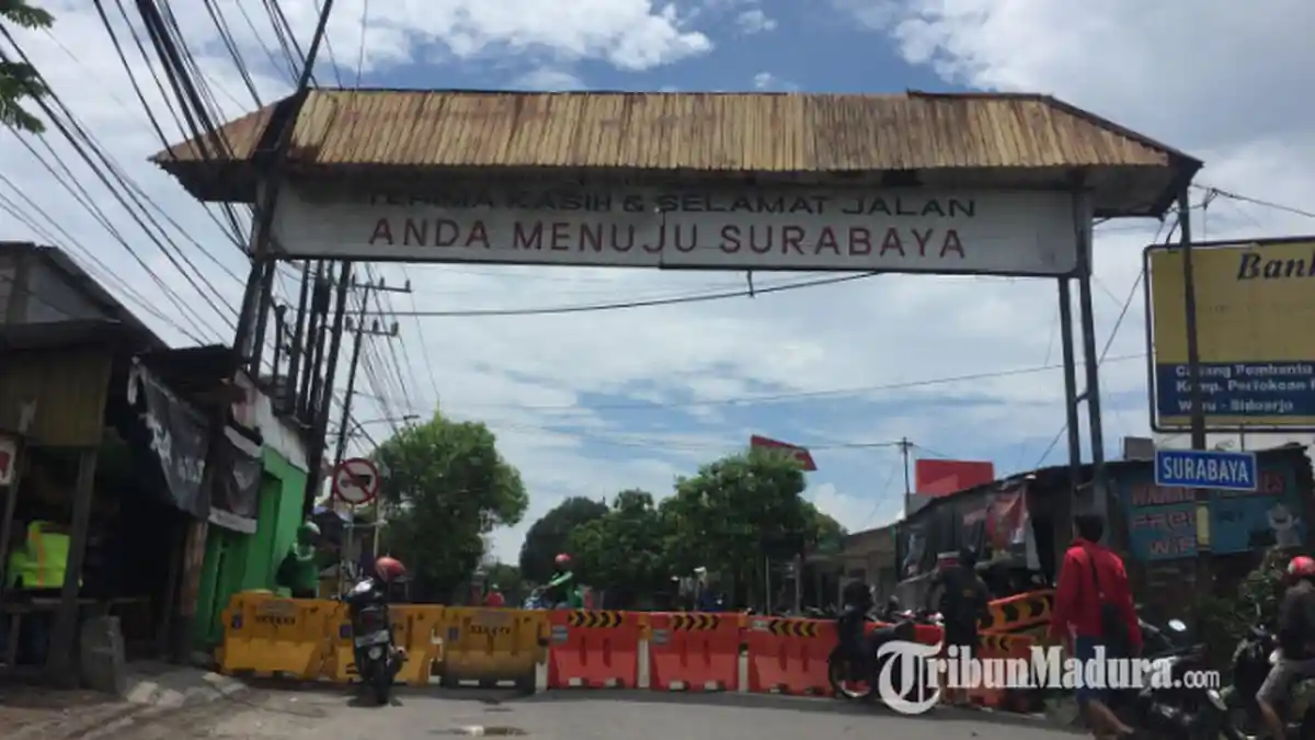 Antisipasi Penyebaran Virus Corona, Pondok Tjandra Perbatasan Surabaya – Sidoarjo Ditutup Warga