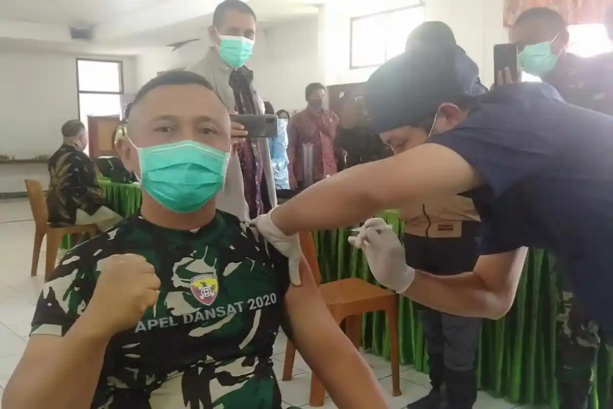 Jadi Orang Pertama dan Kedua Disuntik Vaksin, Begini Komentar Hakim dan Dandim Ngada