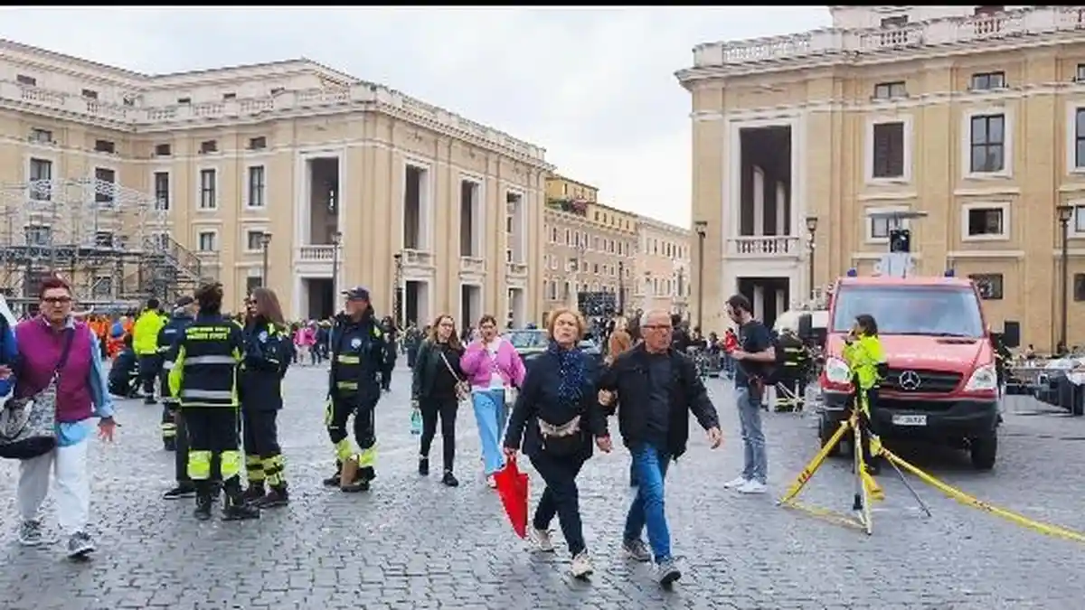 Saat Ini di Vatikan, Dipadati Pelayat, Pemeriksaan Ketat di Pintu Masuk Basilika Santo Petrus