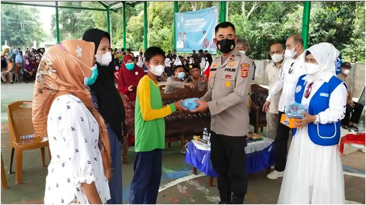 Wakapolres OI Pantau Gerakan Vaksinasi Nasional bersama Iwapi di Tanjung Batu