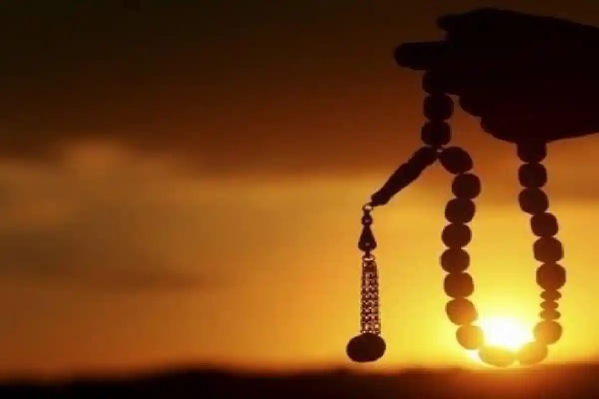 Bacaan Dzikir yang Dianjurkan Dibaca Seusai Sholat 5 Waktu Sesuai Sunnah Rasul, Istighfar 100 Kali