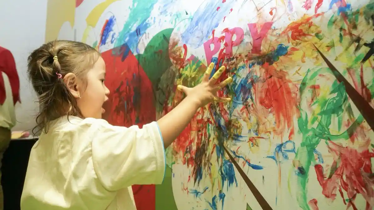 5 Cara Seru Ajak Anak Tumbuh Kreatif dan Percaya Diri Bareng Orang Tua di McKids