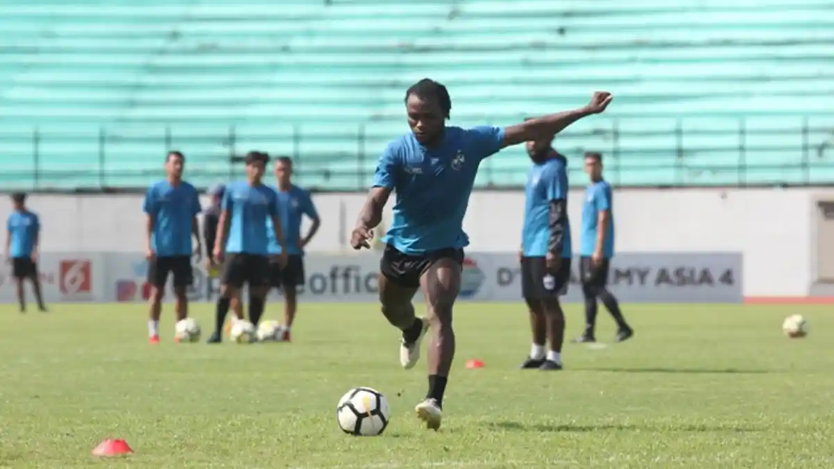 Ibrahim Conteh Masih Galau Lantaran PSIS Semarang Tak Merestuinya Pindah ke Kanada