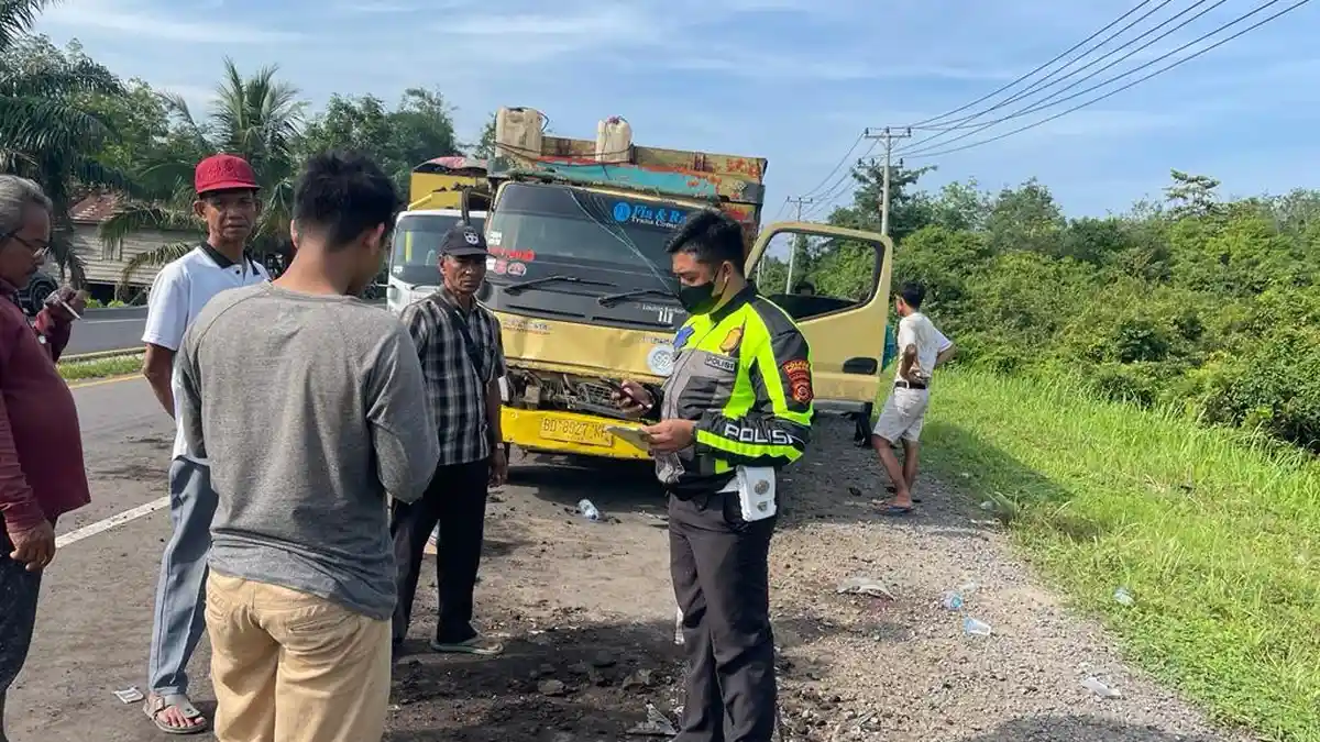 Kecelakaan Maut di Batanghari, Dua Truk Batu Bara Tabrakan, Satu Orang Meninggal Terlindas