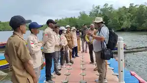 Dinas-Pendidikan-Teluk-Bintuni-mengunjungi-enam-sekolah.jpg