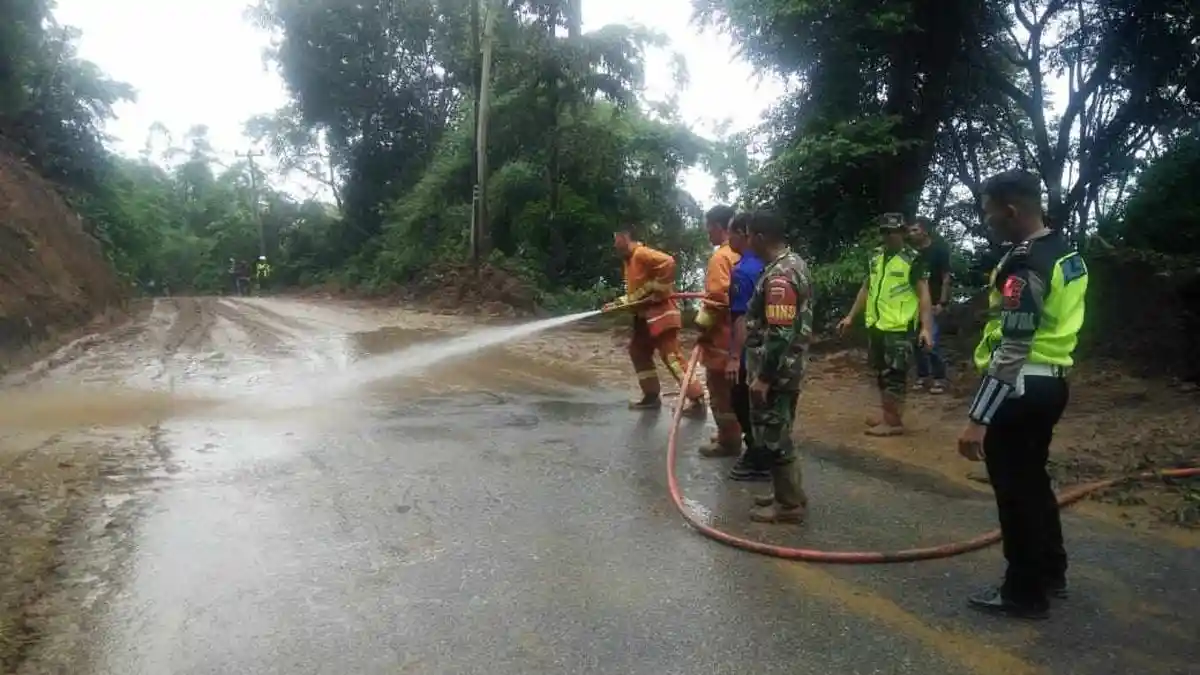 Enam Daerah di Sumbar Terjadi Banjir dan Longsor, Lima di antaranya Sudah Surut