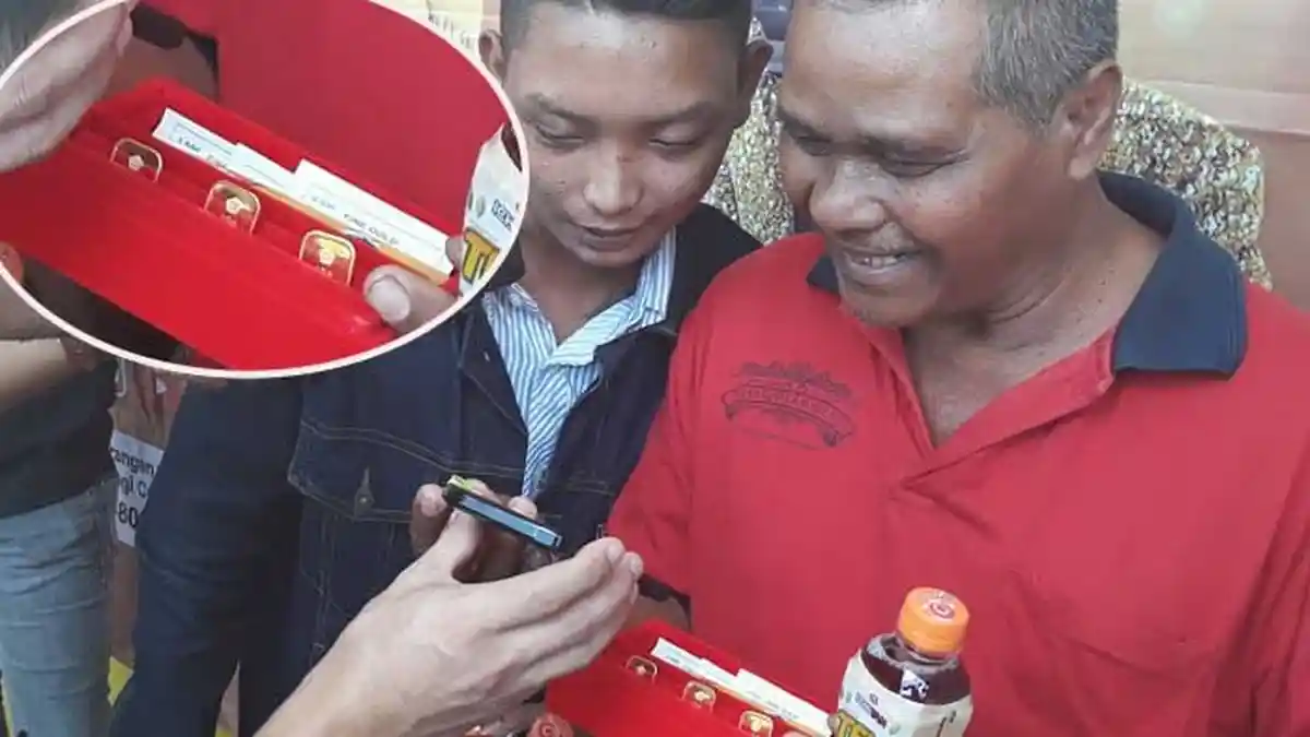 Tukang Becak Tak Menyangka Dapat Hadiah Emas 30 Gram Padahal Cuma Beli Minuman Kemasan Rp 5.000