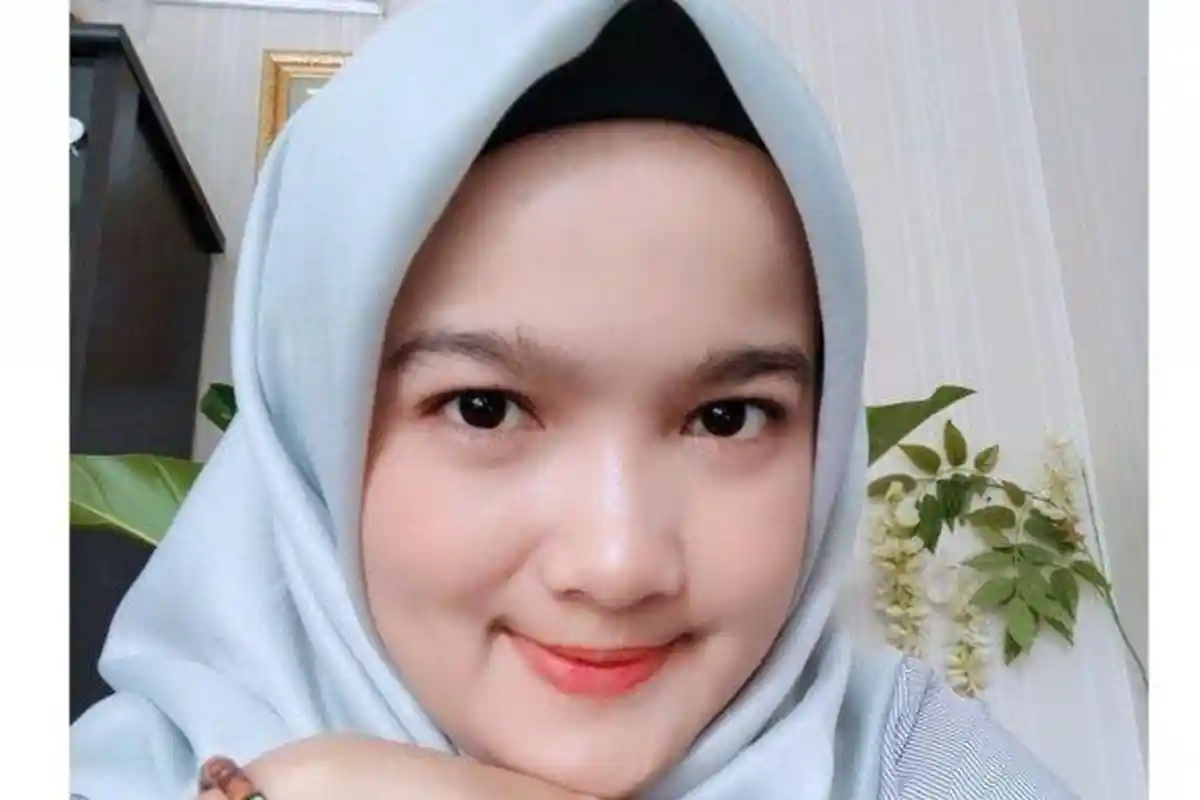 Heboh Tangis Calon Suami Vlogger Cantik Emy Listiani, Jadi Korban Pembunuhan Sebulan Sebelum Menikah