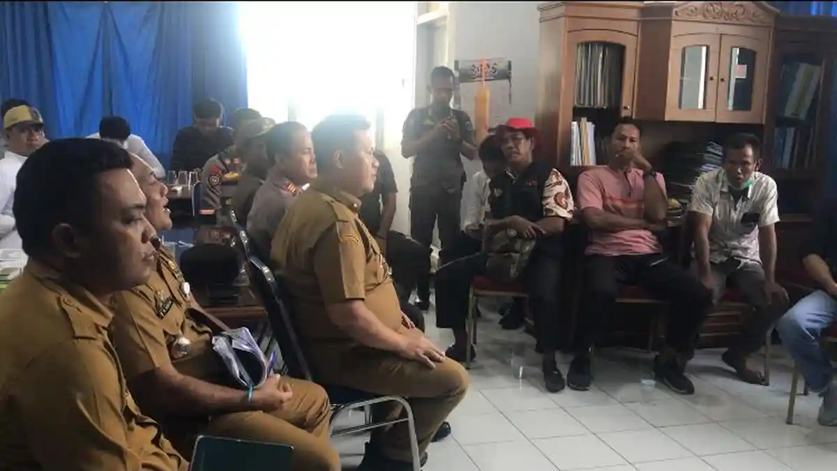 Warga Benteng Rendah Terus Desak Pemerintah Kabupaten Batang Hari Jambi Tindak Tegas Kepala Desa