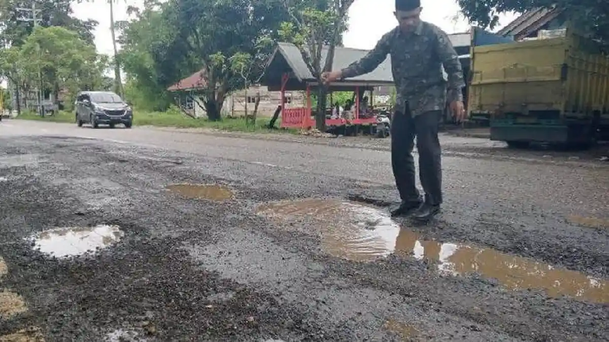 BPJN Aceh akan Segera Perbaiki Jalan Rusak dan Berlubang di Wilayah Aceh Pesisir